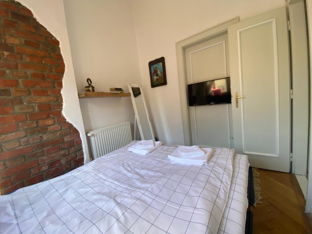 Casa Panzarilor Appartamento Sibiu Esterno foto